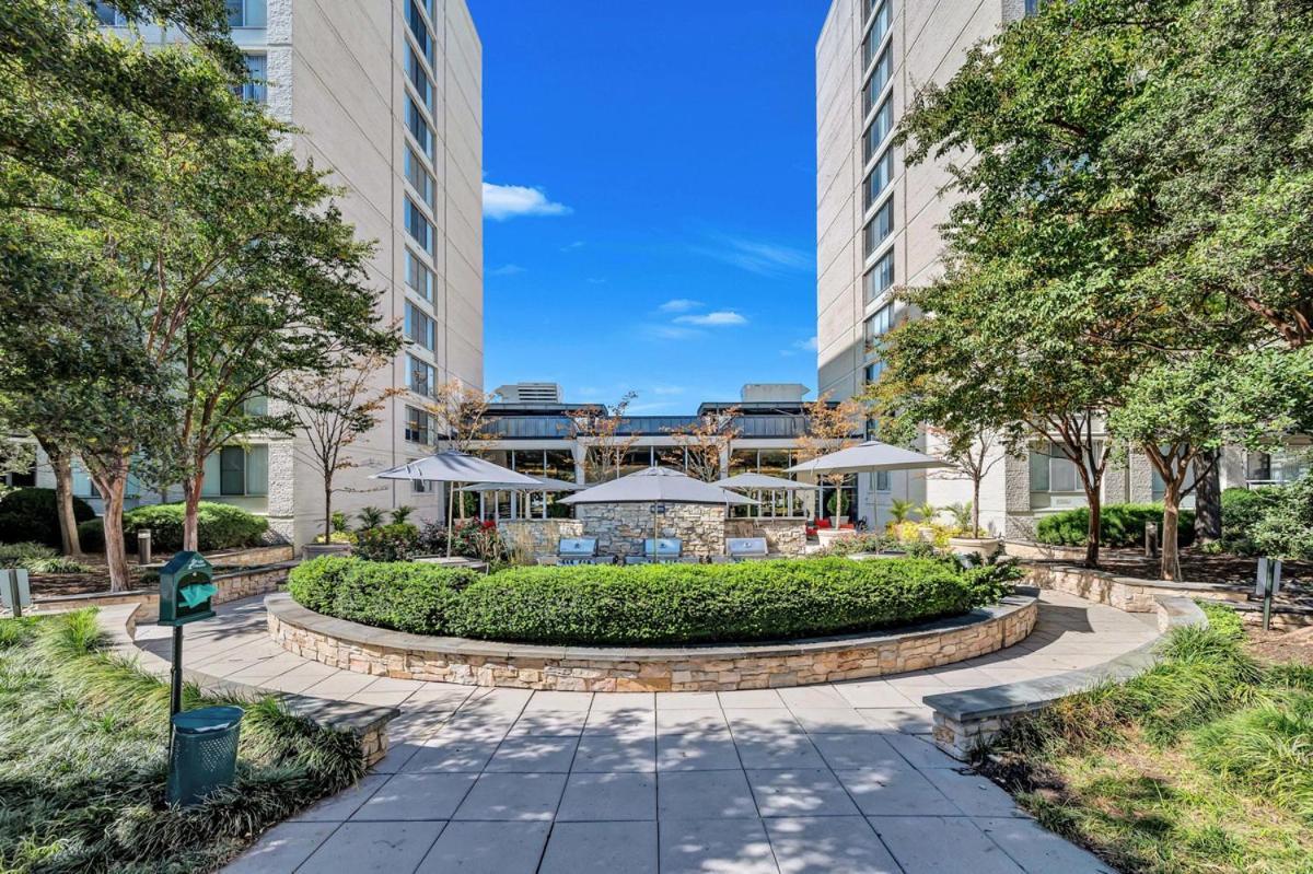 Beautiful 2Br Apartment At Crystal City With Gym Arlington Dış mekan fotoğraf