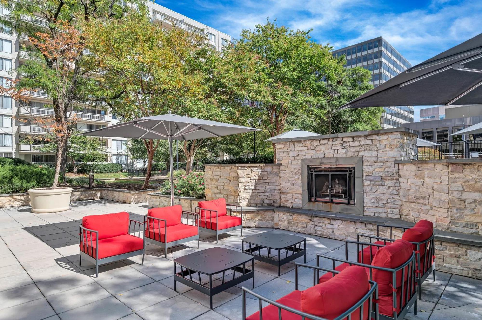 Beautiful 2Br Apartment At Crystal City With Gym Arlington Dış mekan fotoğraf